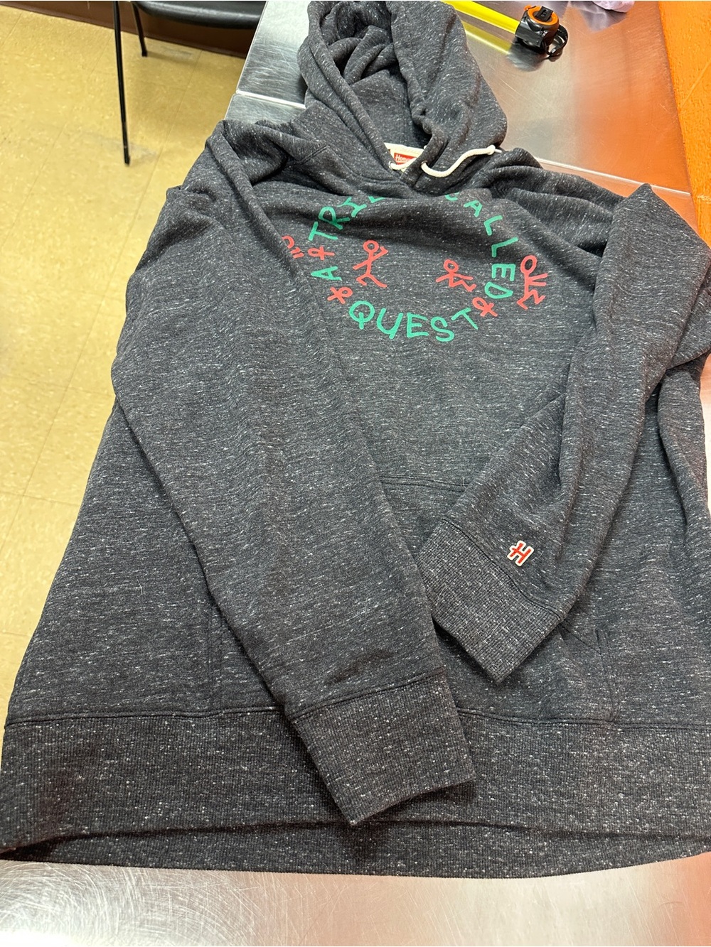 Homage A Tribe Called Quest Logo Hoodie Sweatshirt XXL Charcoal Gray⁠